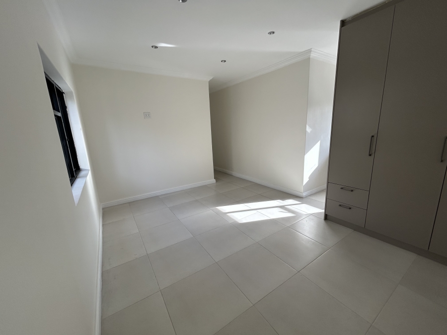 To Let 4 Bedroom Property for Rent in Bothasig Western Cape